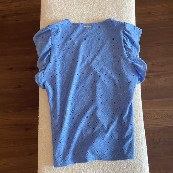 Michael Michael Kors Eyelet Flutter Sleeve Blouse in Blue – Women’s Size M - Picture 3 of 8